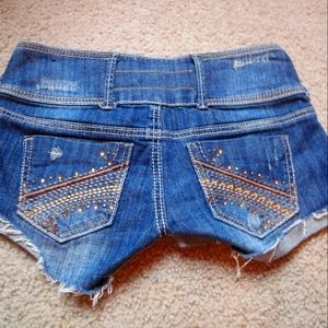Almost Famous shorty shorts CUTE POCKETS Size 3